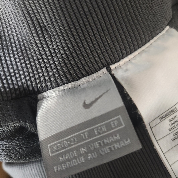 Nike lined pants xs. - Picture 6 of 8